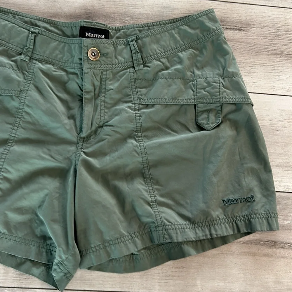 Marmot women's shorts in green size 12